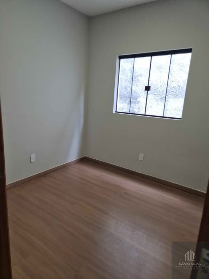 Casa à venda com 3 quartos, 100m² - Foto 4