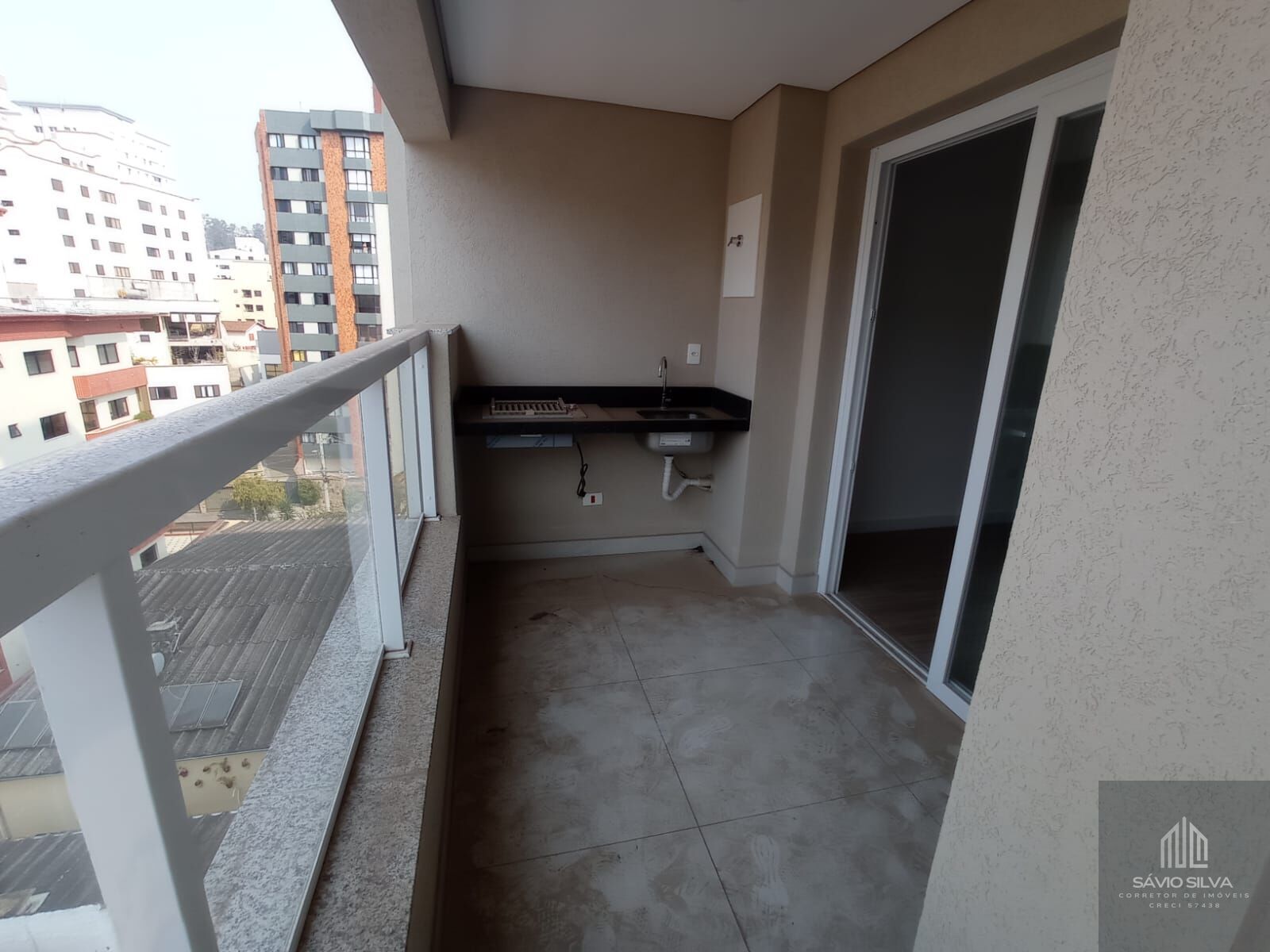 Apartamento à venda com 2 quartos, 67m² - Foto 2