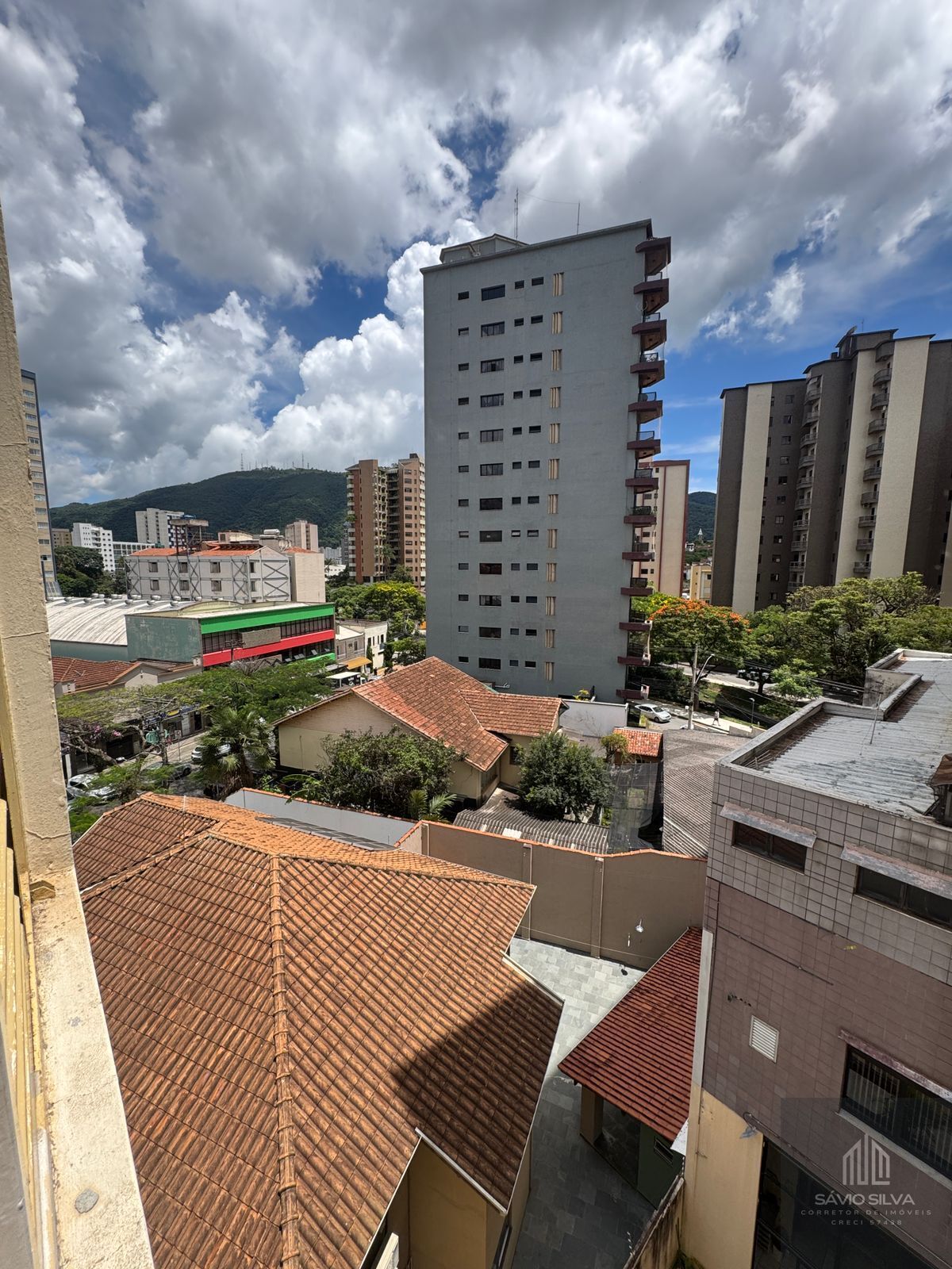 Apartamento para alugar com 3 quartos, 140m² - Foto 2