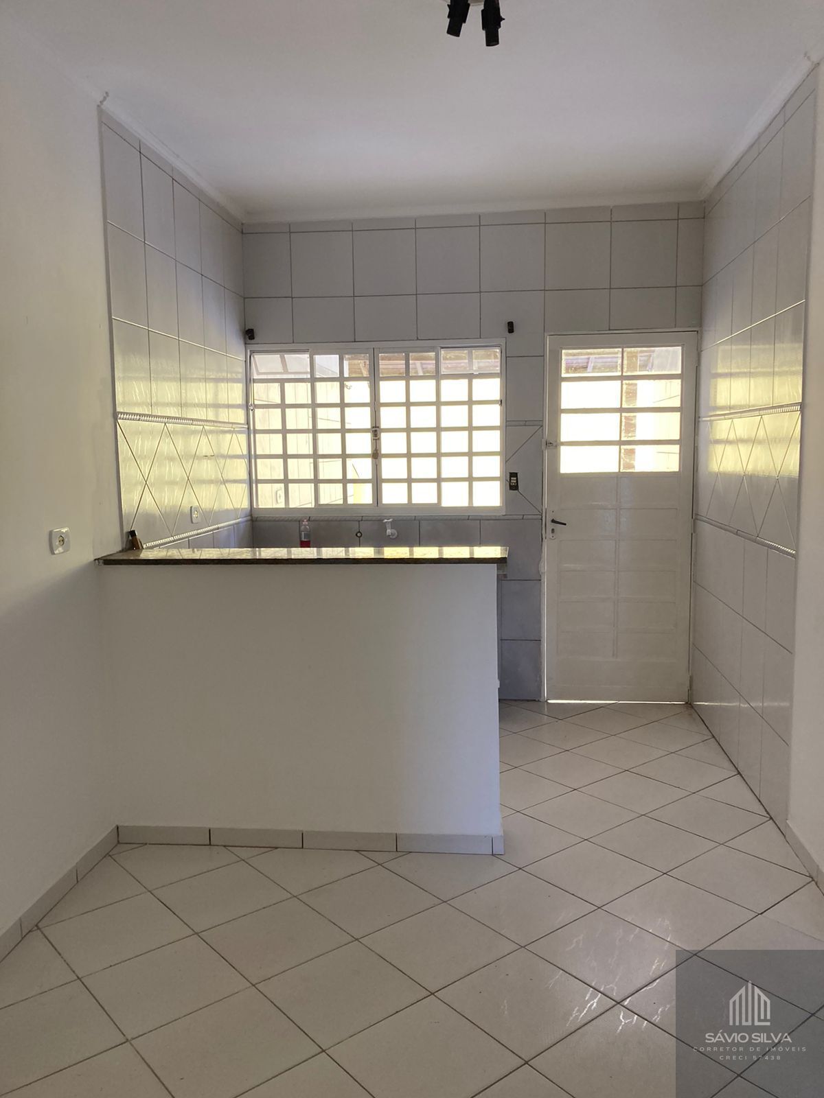 Casa à venda com 3 quartos, 122m² - Foto 8