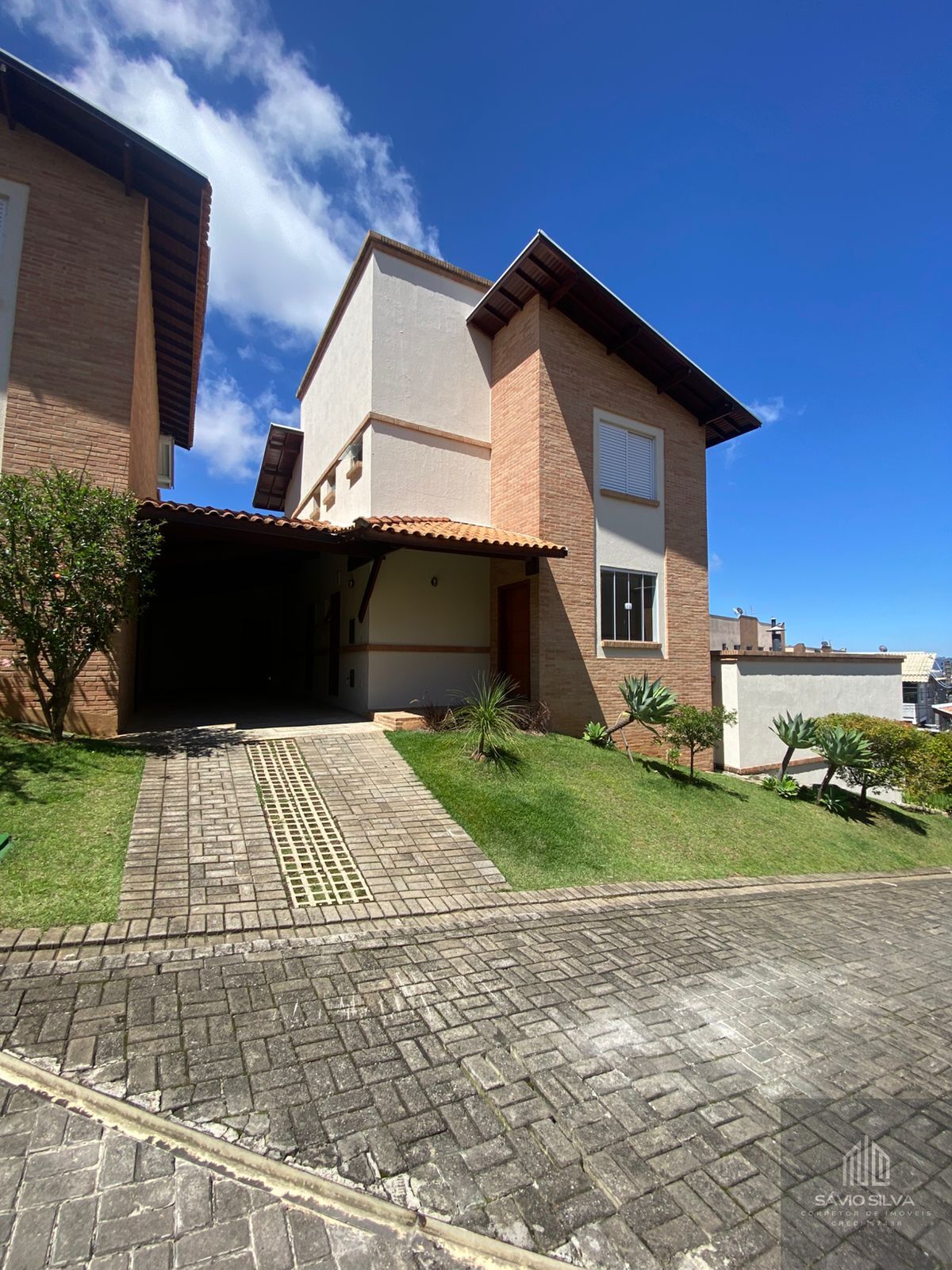 Casa para alugar com 3 quartos, 169m² - Foto 1