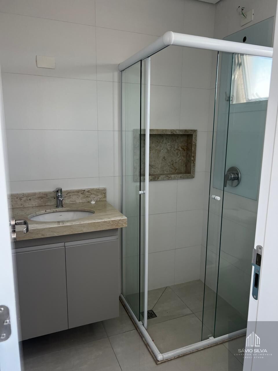 Apartamento para alugar com 2 quartos, 75m² - Foto 7