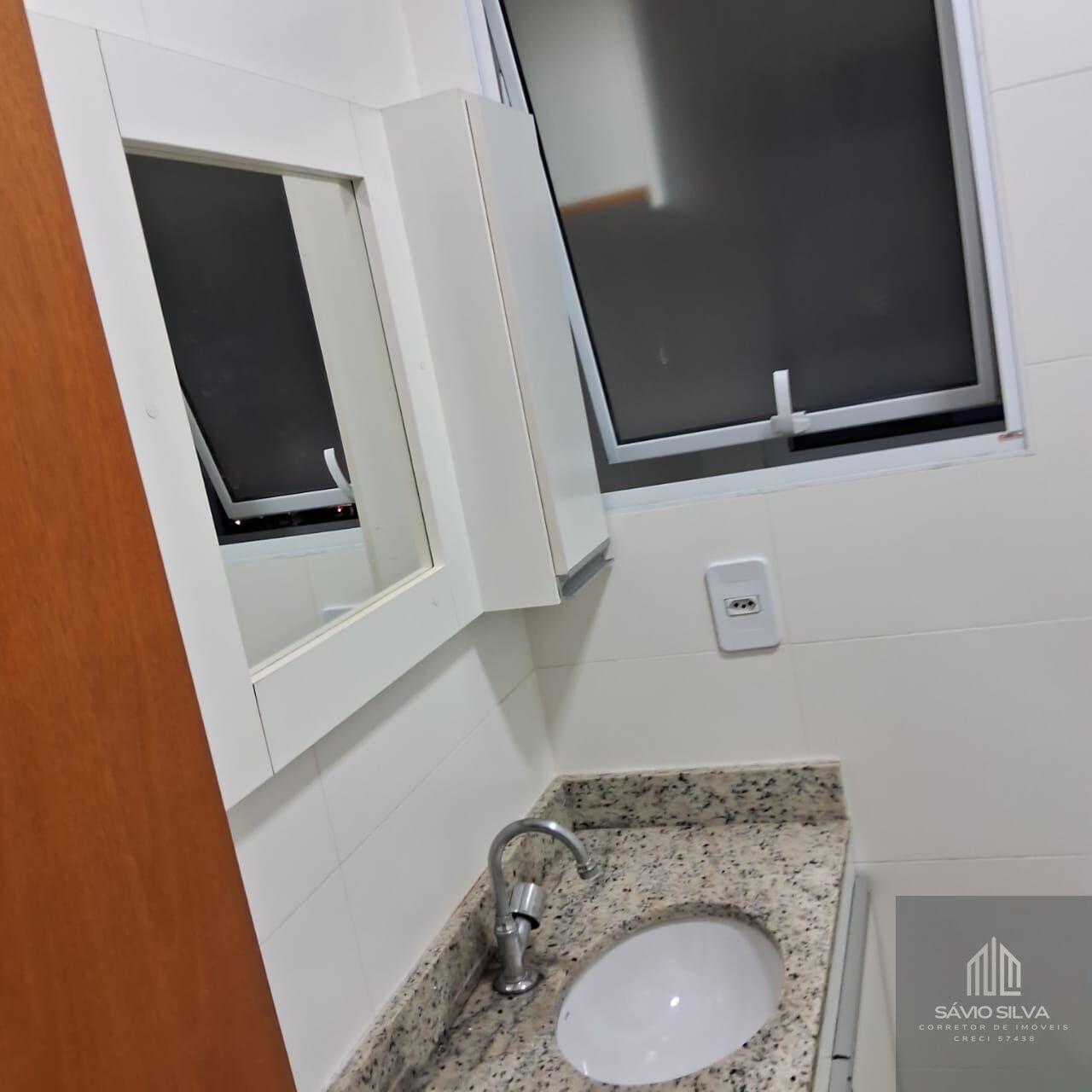 Apartamento à venda com 2 quartos, 69m² - Foto 2