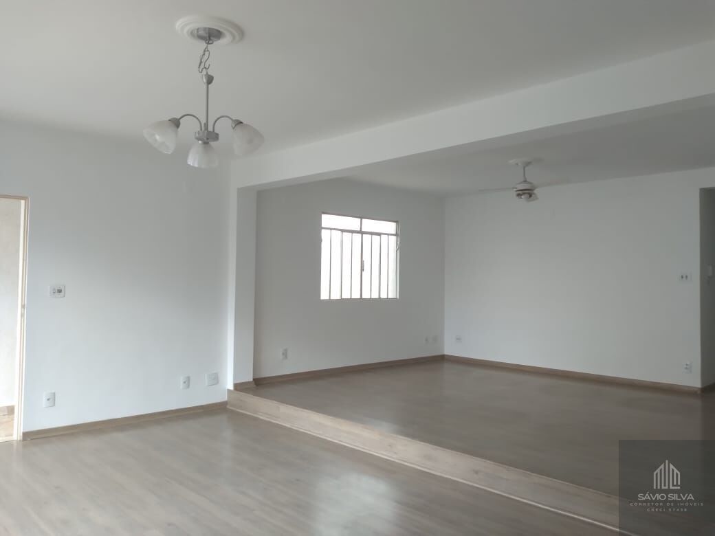 Casa à venda com 4 quartos, 205m² - Foto 15