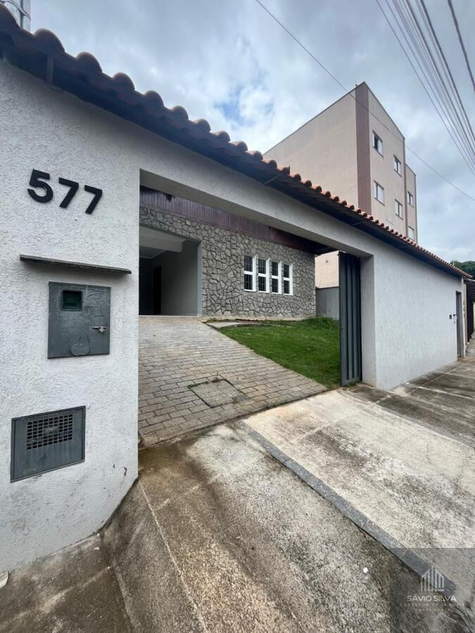 Casa para alugar com 3 quartos, 136m² - Foto 1