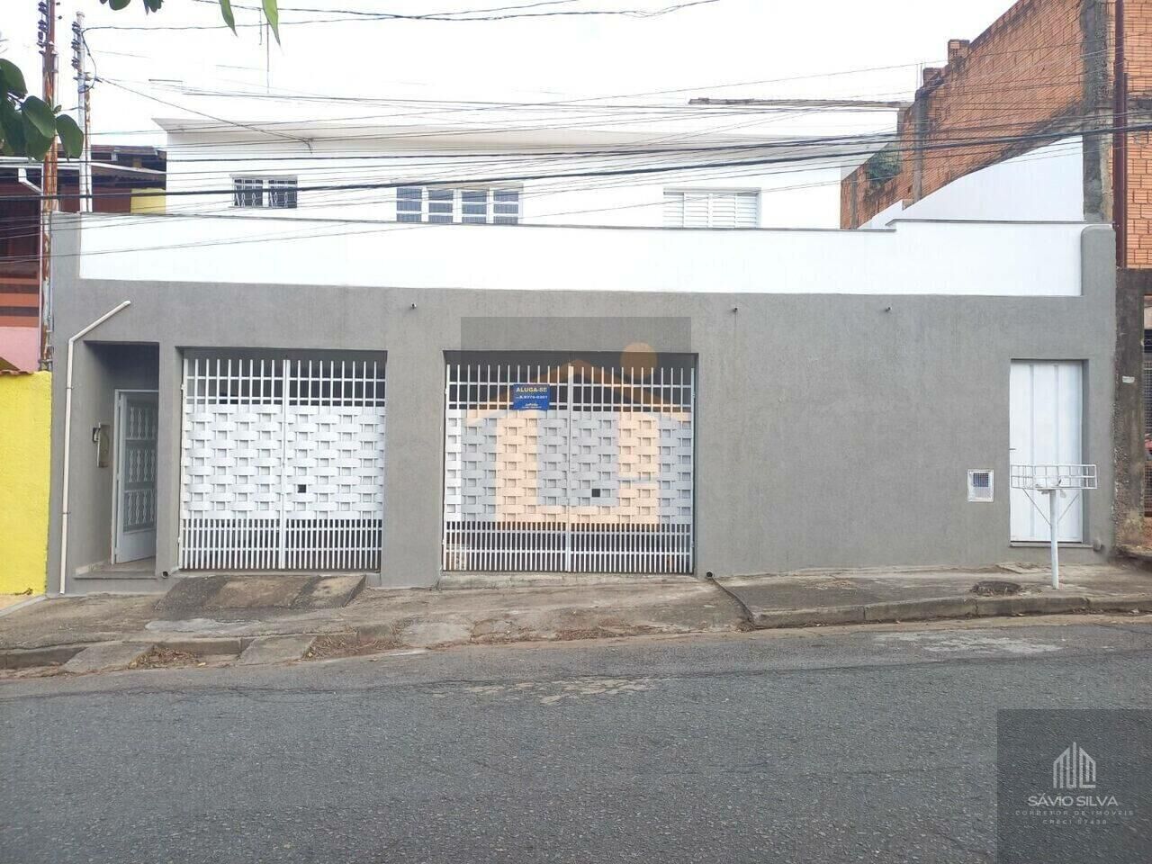 Casa para alugar com 5 quartos, 300m² - Foto 1