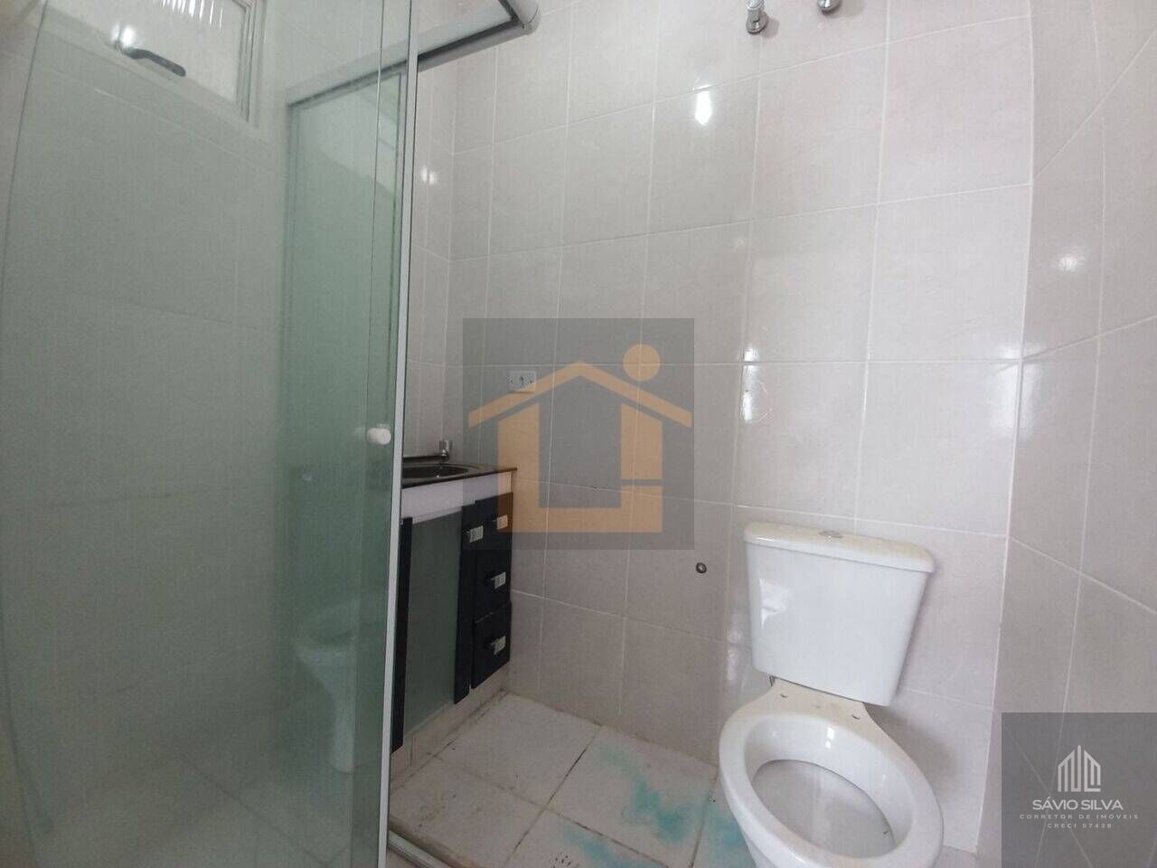 Casa para alugar com 5 quartos, 300m² - Foto 9