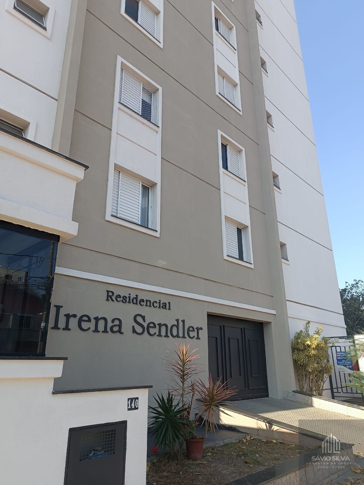 Apartamento à venda com 2 quartos, 74m² - Foto 1