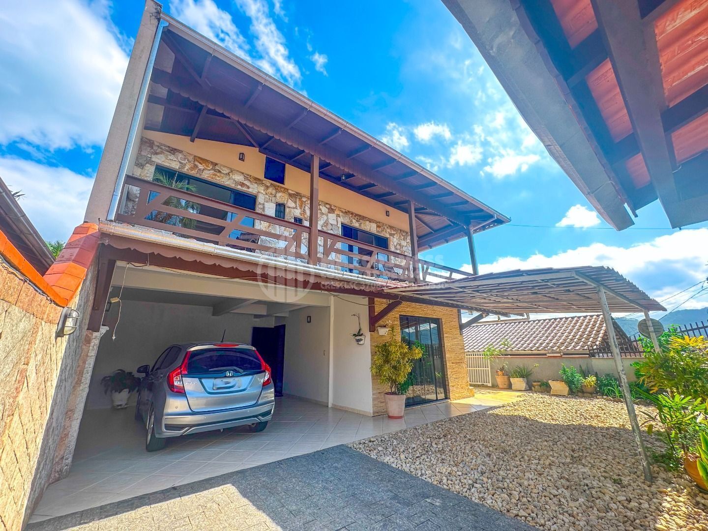 Casa Averbada com 4 Quartos na Itoupava Central - foto 1