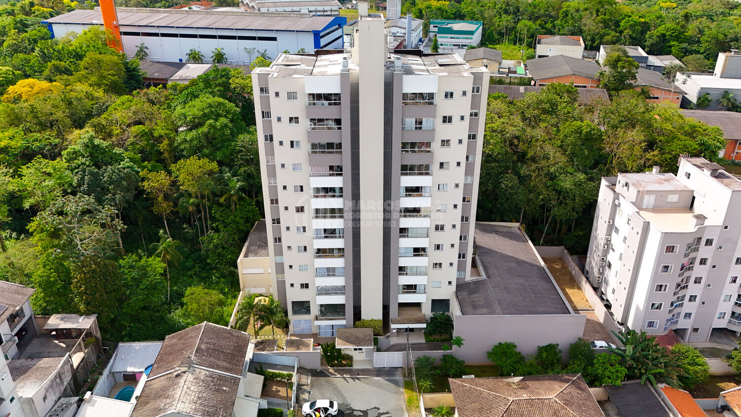 Apartamento com 3 Quartos e Terraço no Salto Weissbach - foto 1