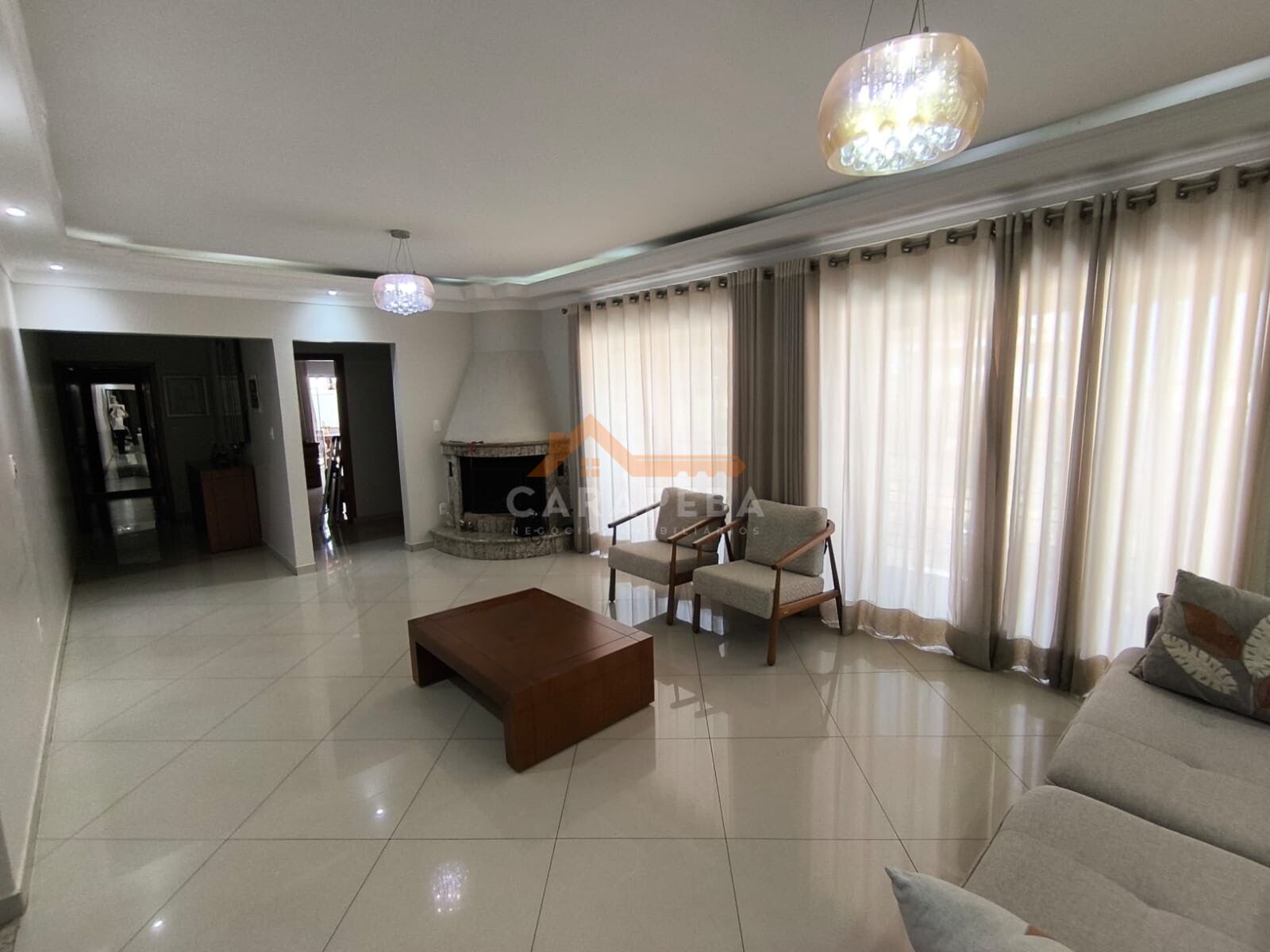 Casa, 4 quartos, 238 m² - Foto 2