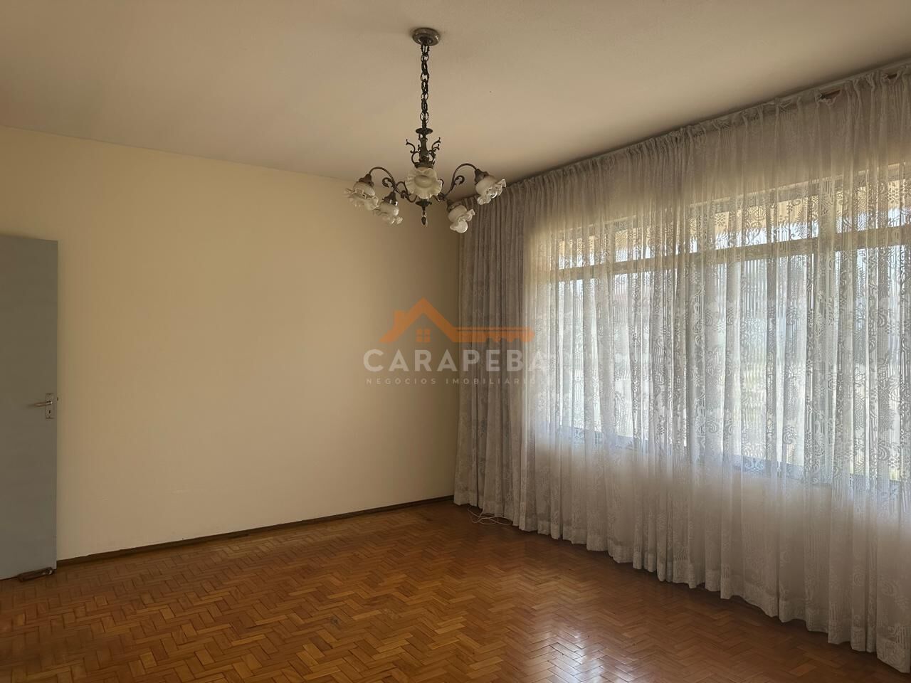 Casa, 3 quartos, 330 m² - Foto 1