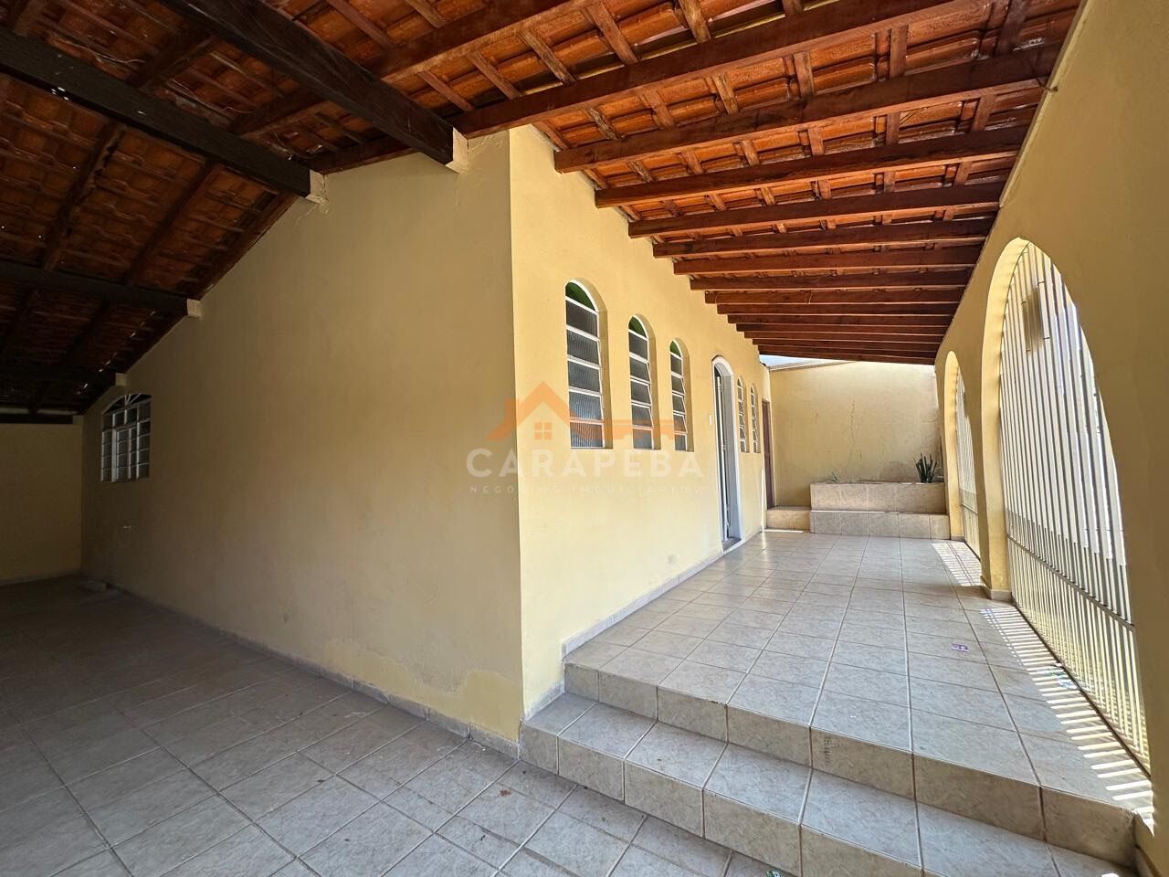 Casa, 3 quartos, 296 m² - Foto 1