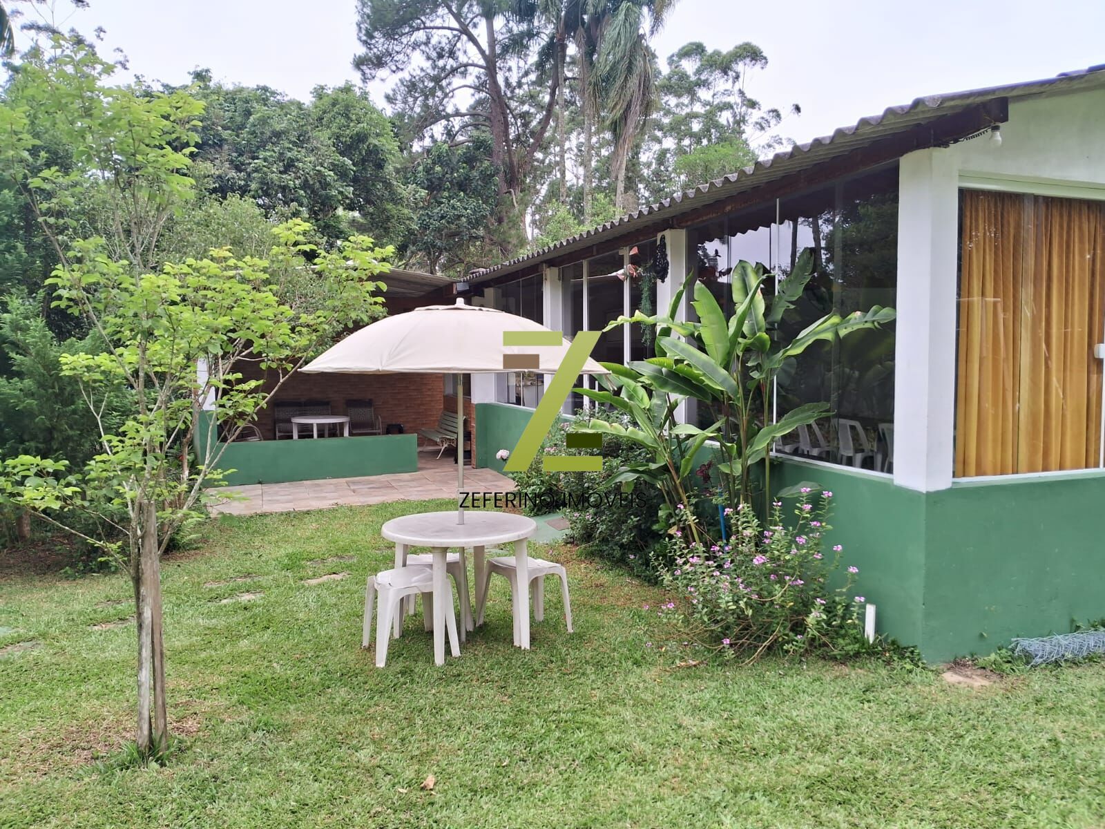 Chácara, 4 quartos, 1100 m² - Foto 1