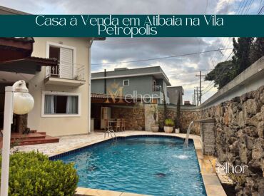 Casa à Venda em Atibaia na Vila Petrópolis