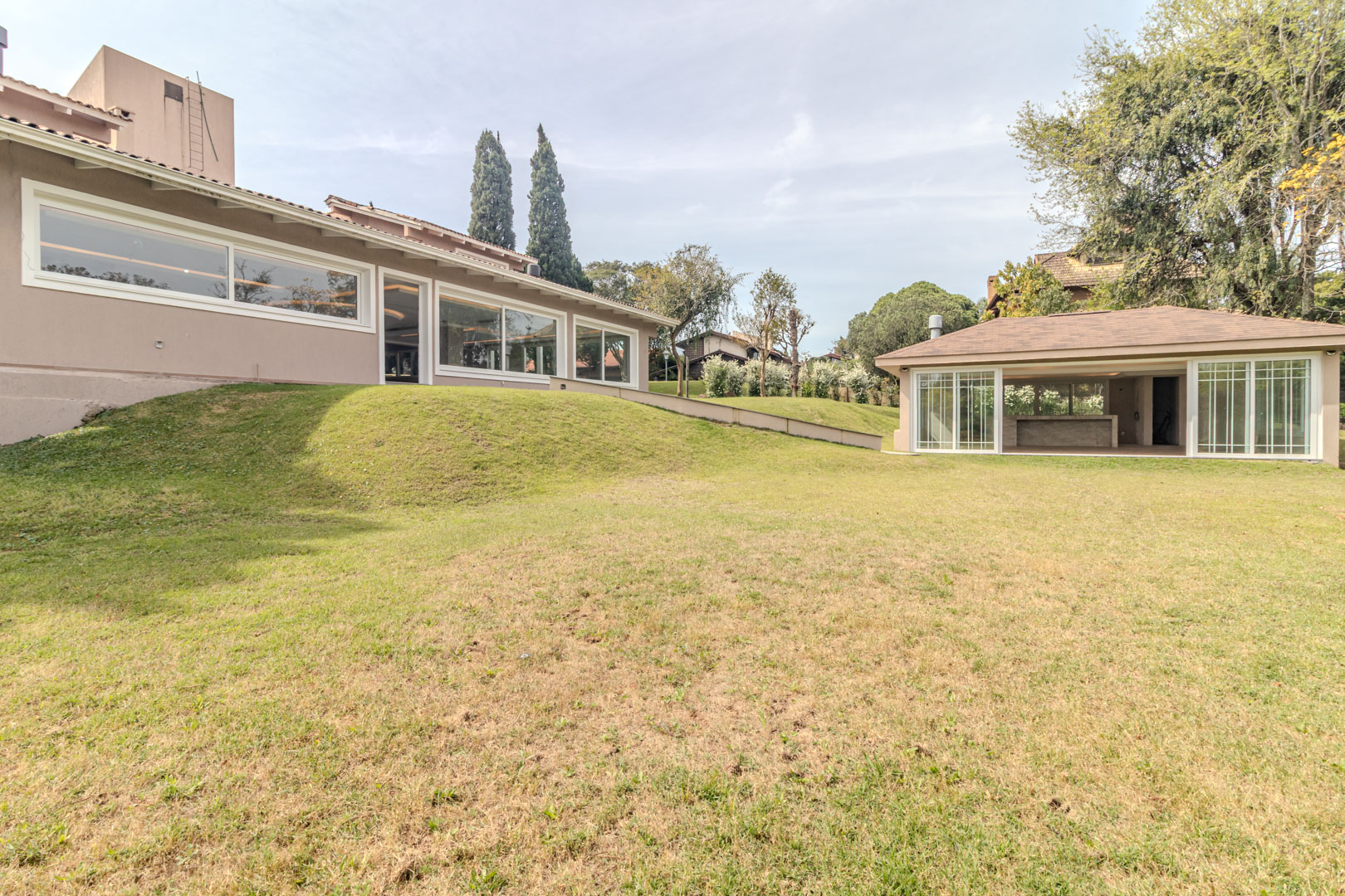 Mansão - Raridade, Luxo, Segurança e Natureza Indescritível