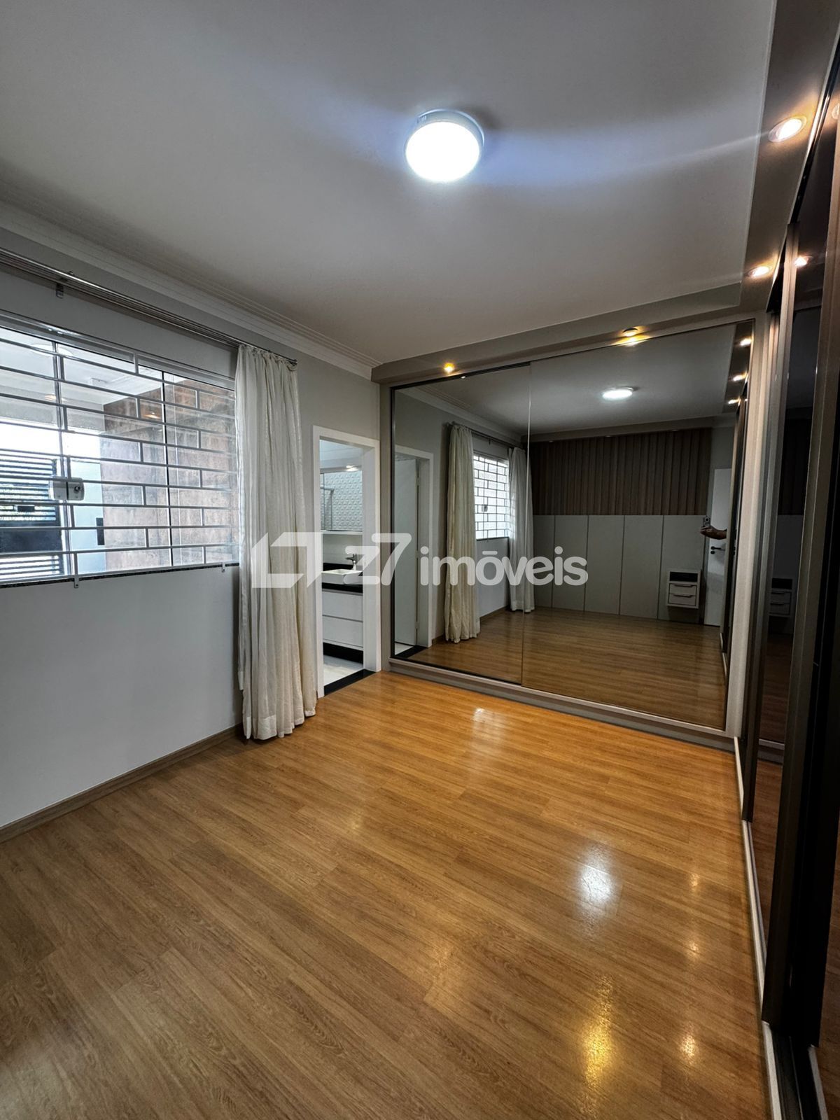 Casa à venda com 3 quartos, 132m² - Foto 4
