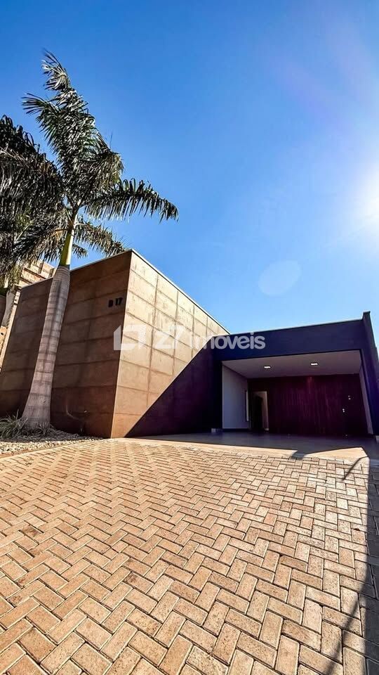 Casa de Condomínio à venda com 3 quartos, 210m² - Foto 1