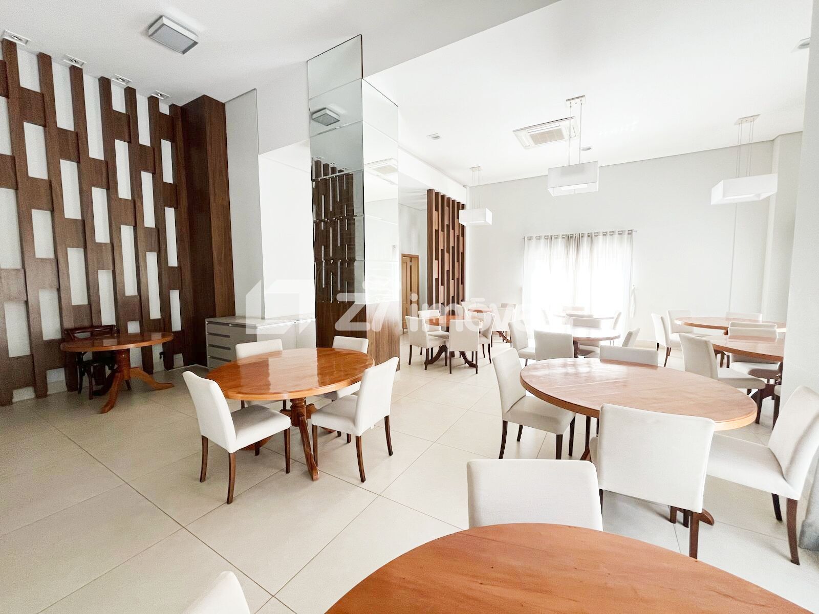 Apartamento à venda com 3 quartos, 114m² - Foto 2