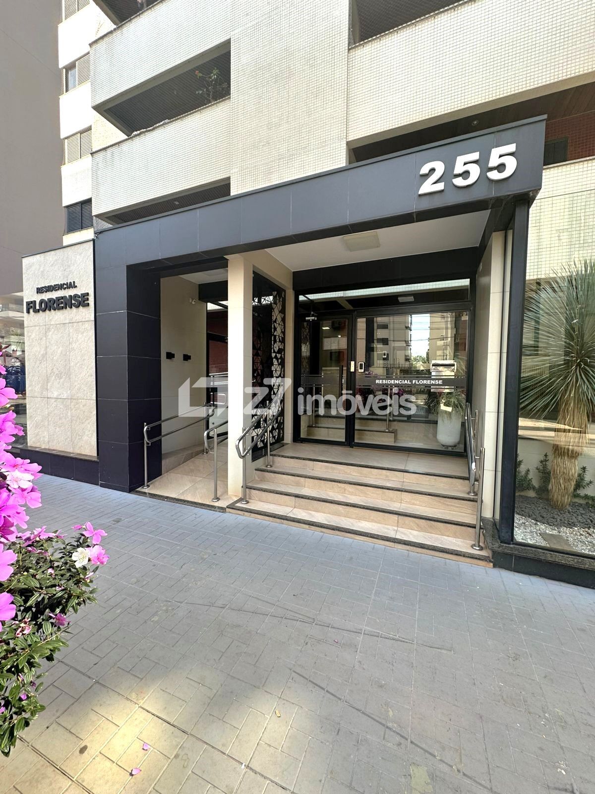 Apartamento à venda com 4 quartos, 130m² - Foto 2