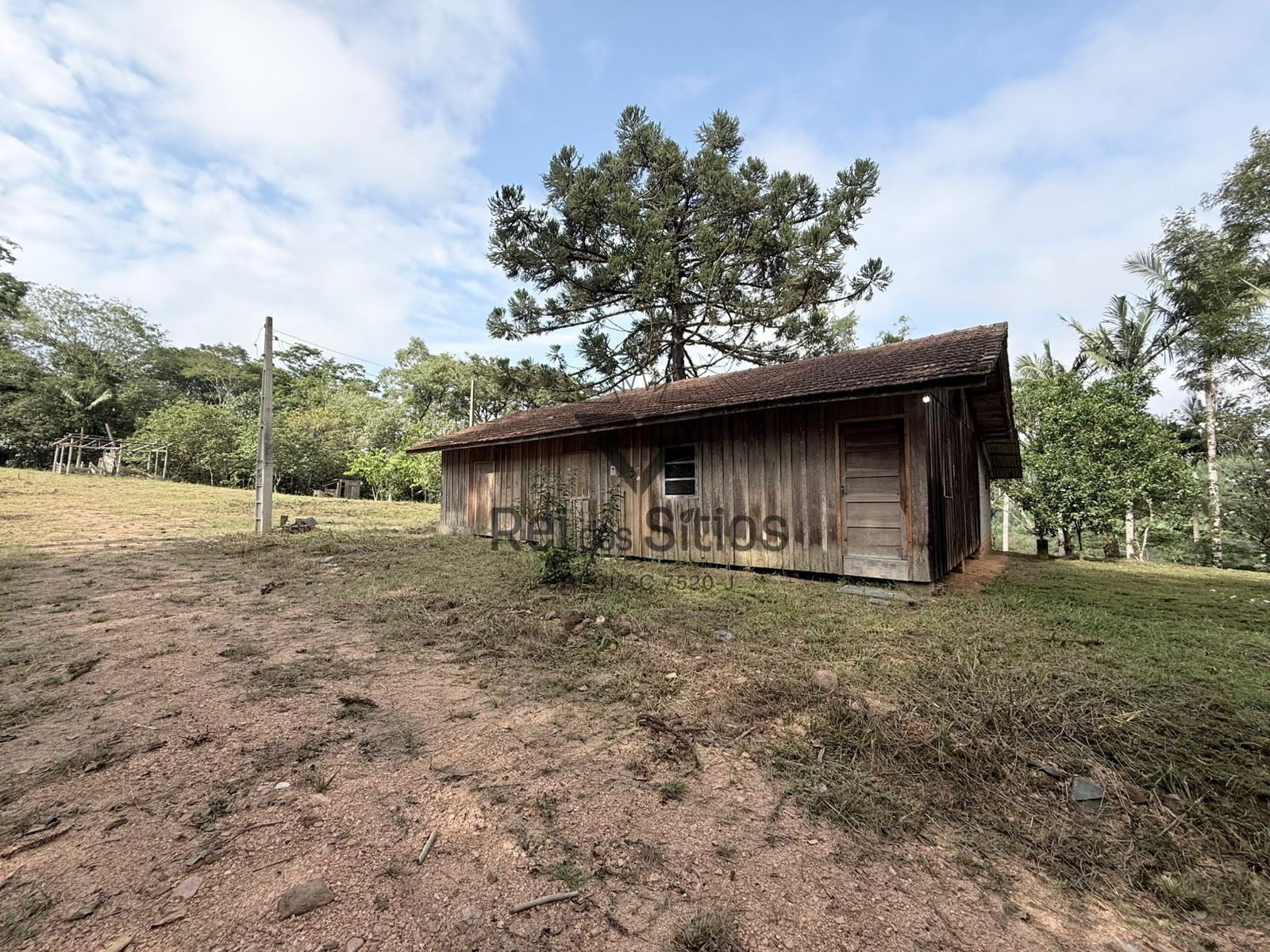Chácara com casa, nascente, lagoa... — foto 4