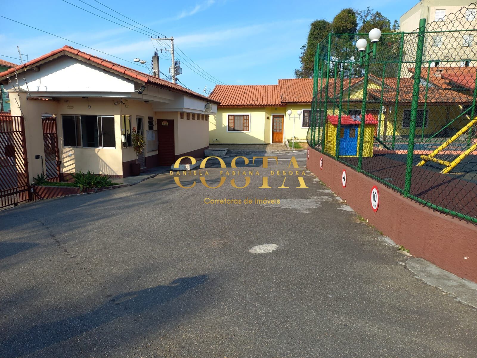 Casa à venda com 2 quartos, 59m² - Foto 26