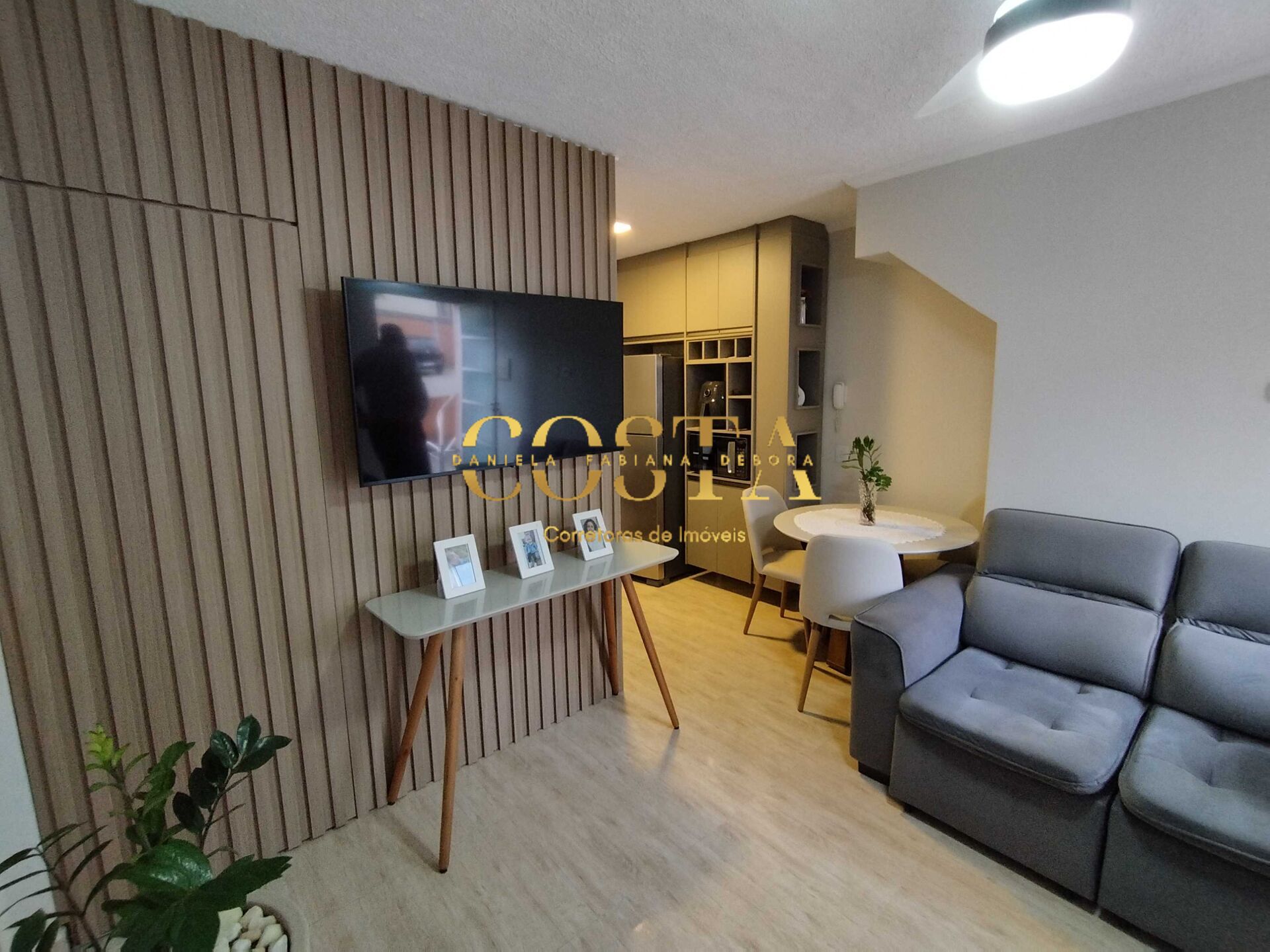 Apartamento à venda com 2 quartos, 75m² - Foto 1