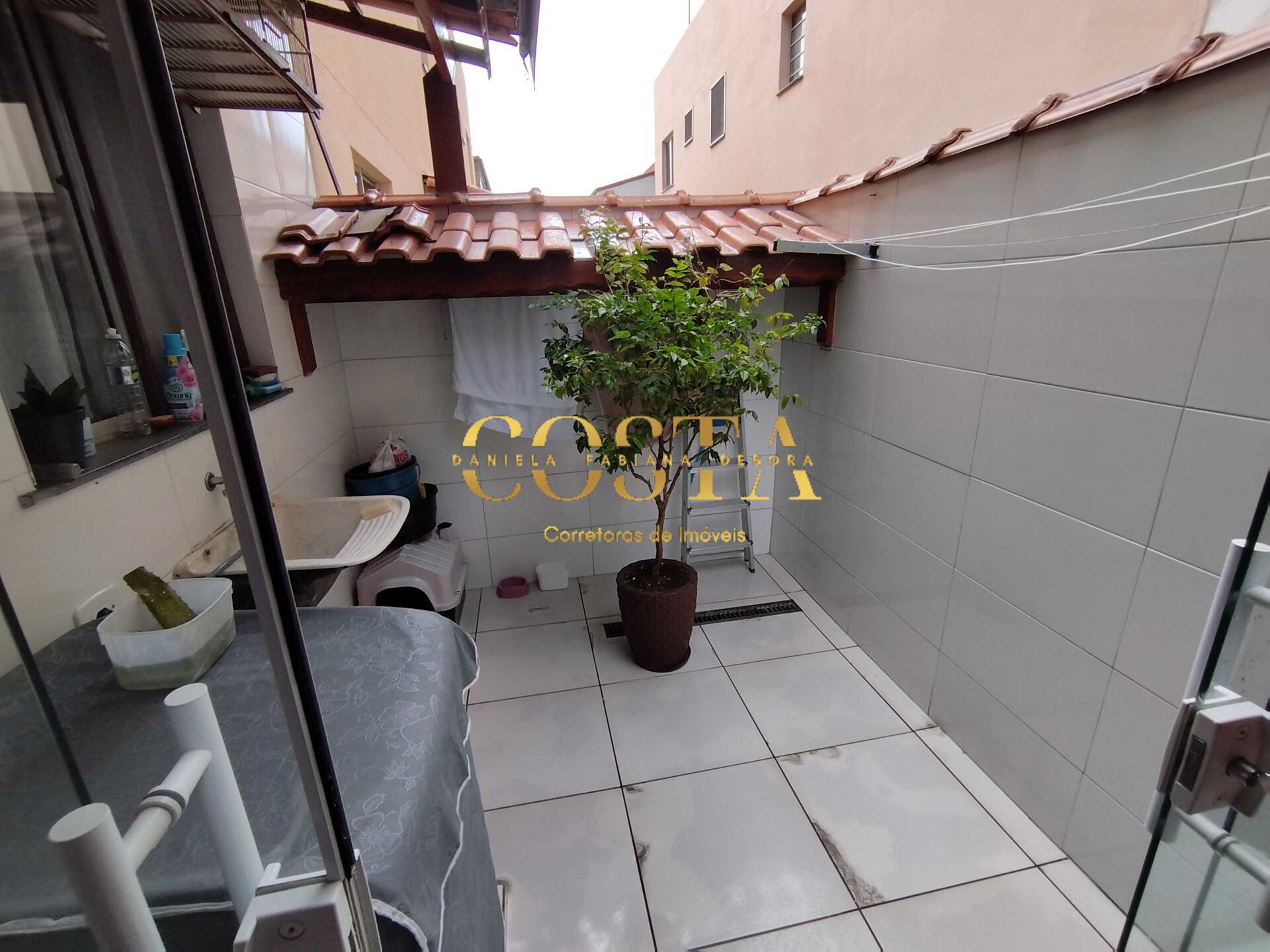Apartamento à venda com 2 quartos, 75m² - Foto 28