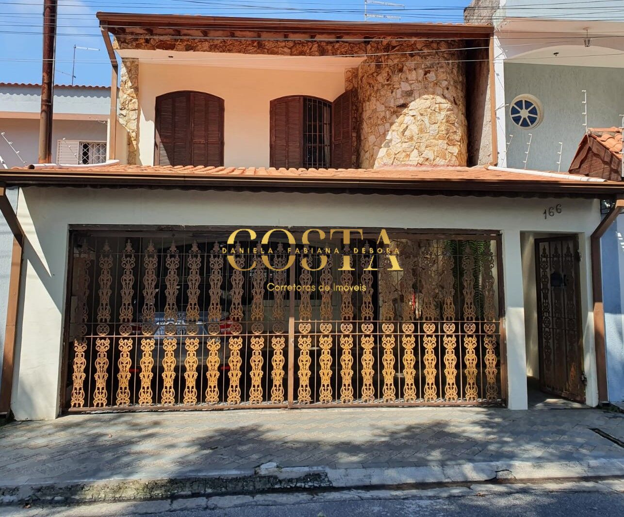 Sobrado à venda com 3 quartos, 267m² - Foto 1