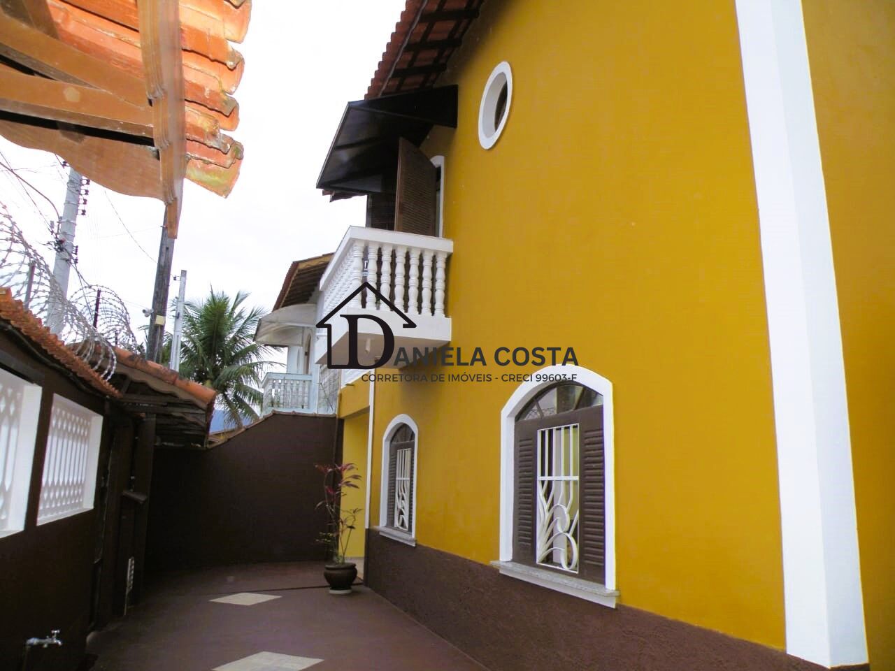 Casa à venda com 3 quartos, 168m² - Foto 2