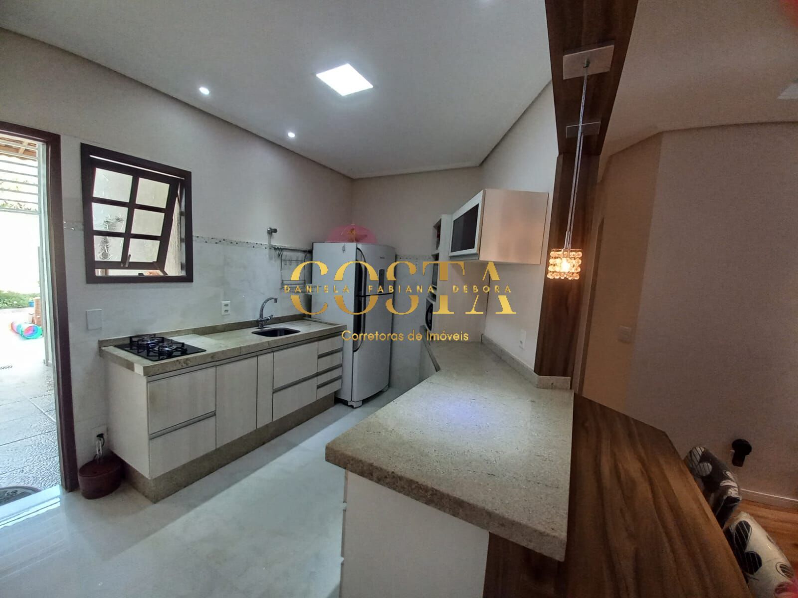 Casa à venda com 2 quartos, 140m² - Foto 10