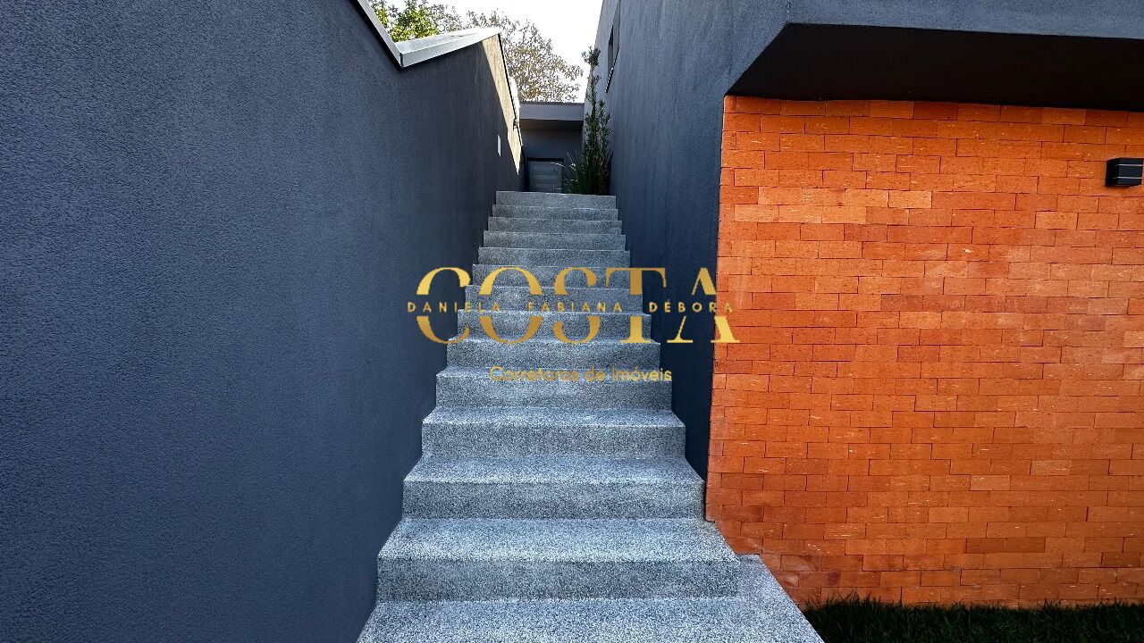 Casa à venda com 2 quartos, 63m² - Foto 4