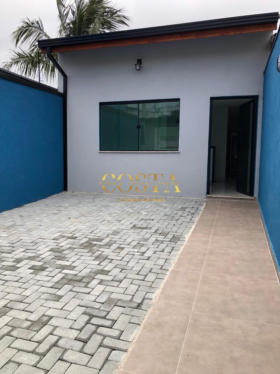 Casa à venda com 2 quartos, 62m² - Foto 1