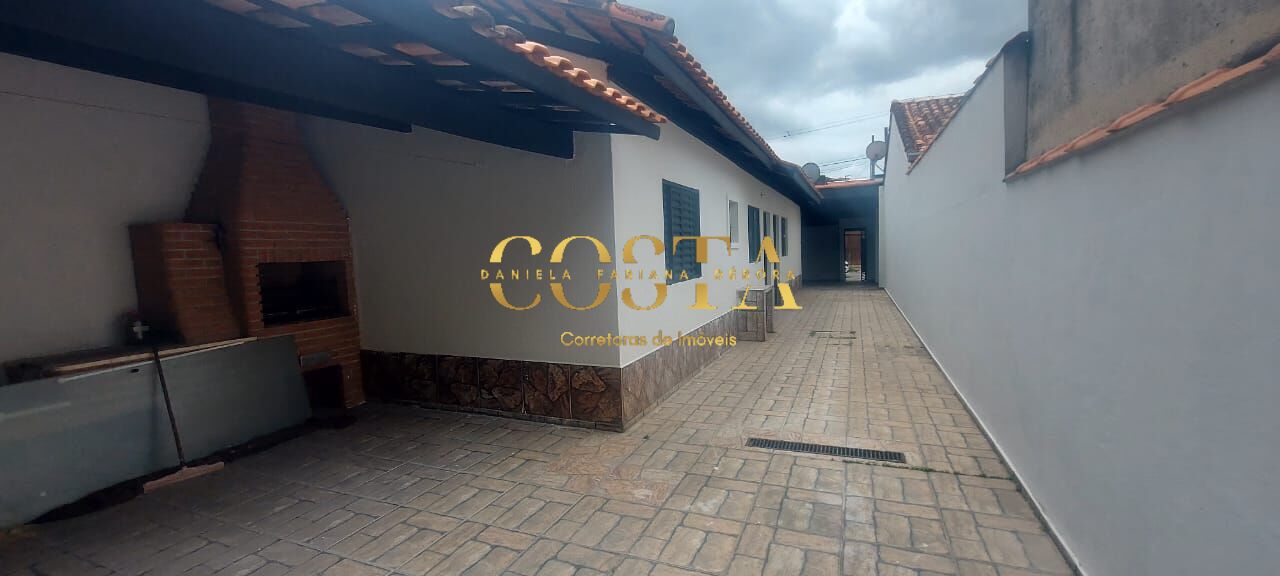 Casa à venda com 2 quartos, 53m² - Foto 1