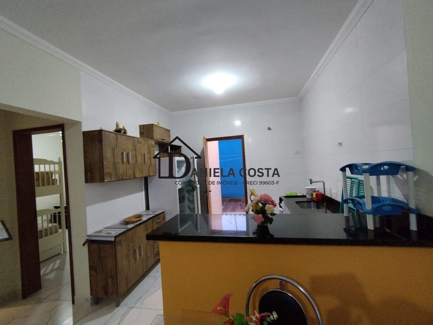 Casa à venda com 2 quartos, 70m² - Foto 8