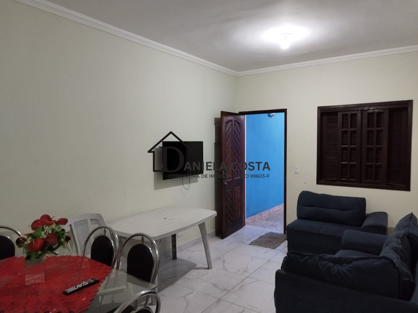 Casa à venda com 2 quartos, 70m² - Foto 4