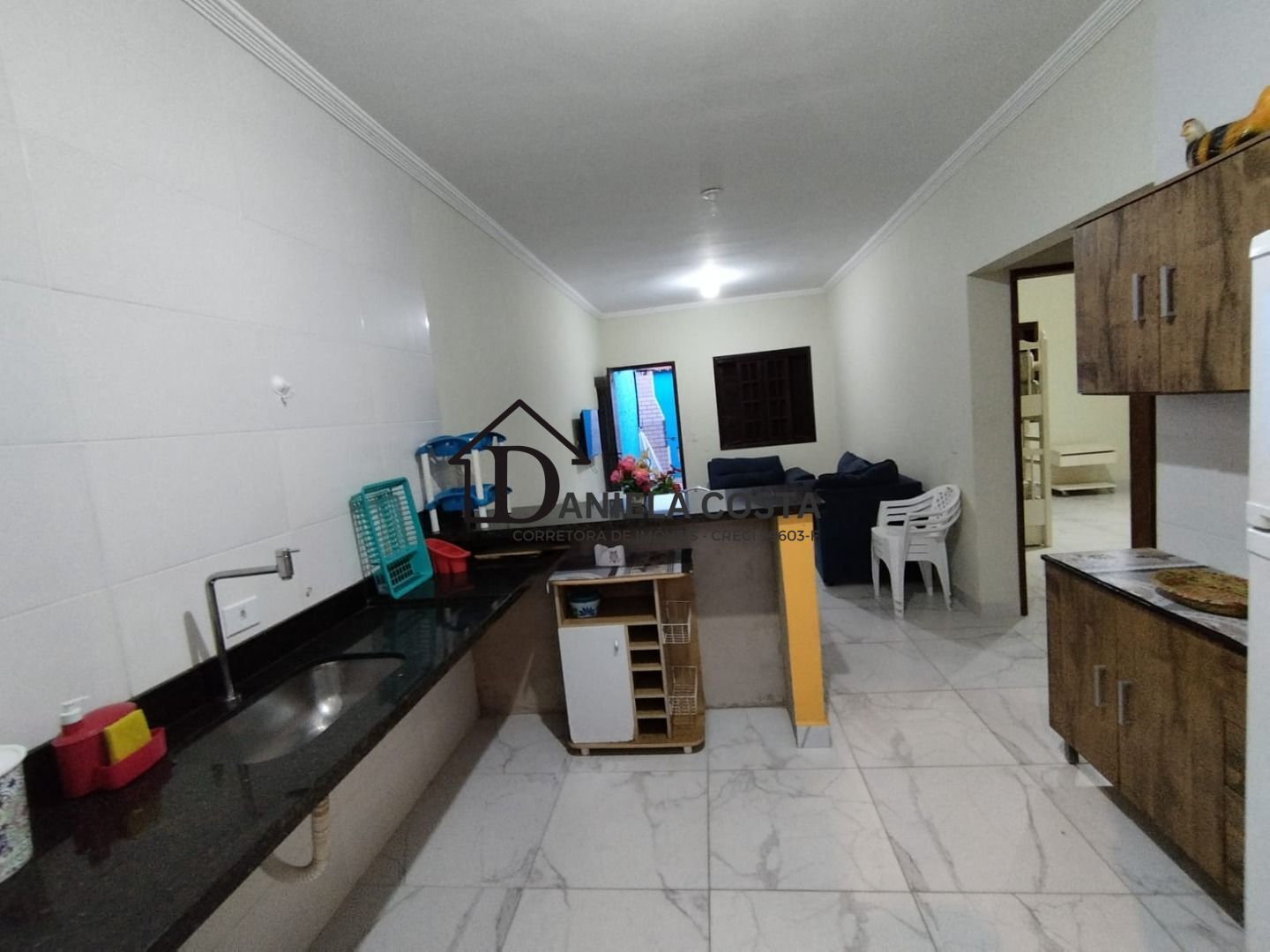 Casa à venda com 2 quartos, 70m² - Foto 5