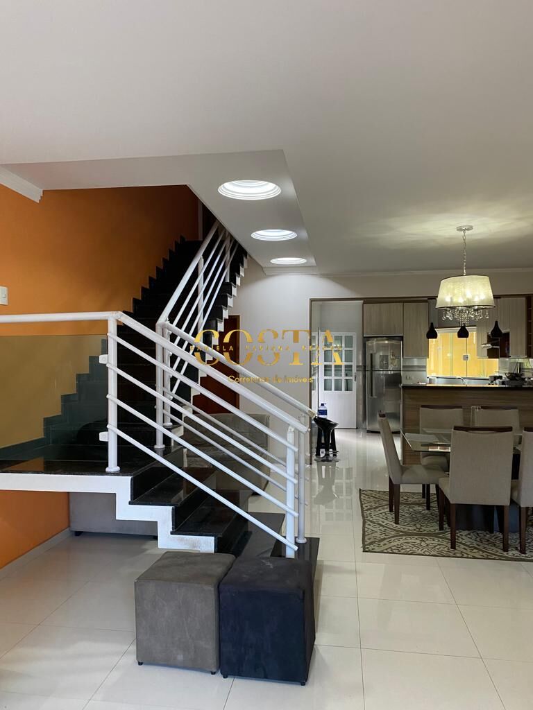 Sobrado à venda com 3 quartos, 180m² - Foto 4