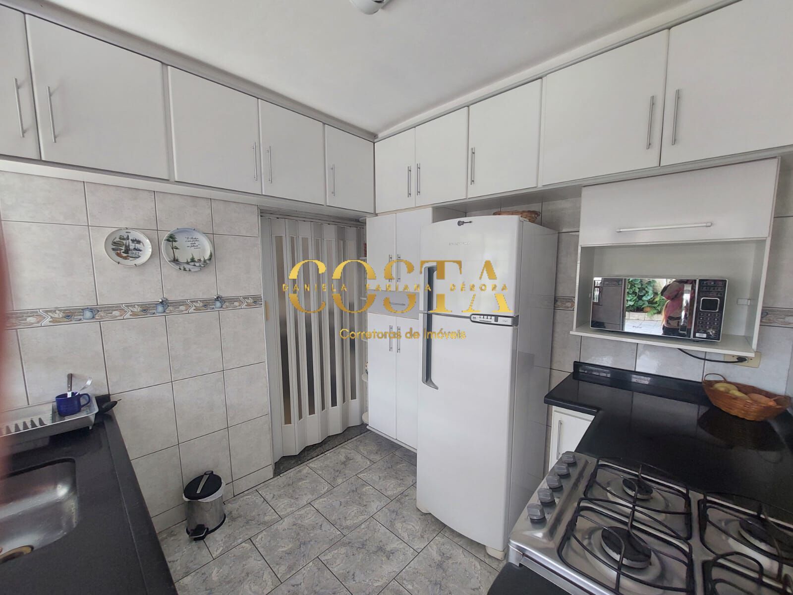 Casa à venda com 2 quartos, 180m² - Foto 14