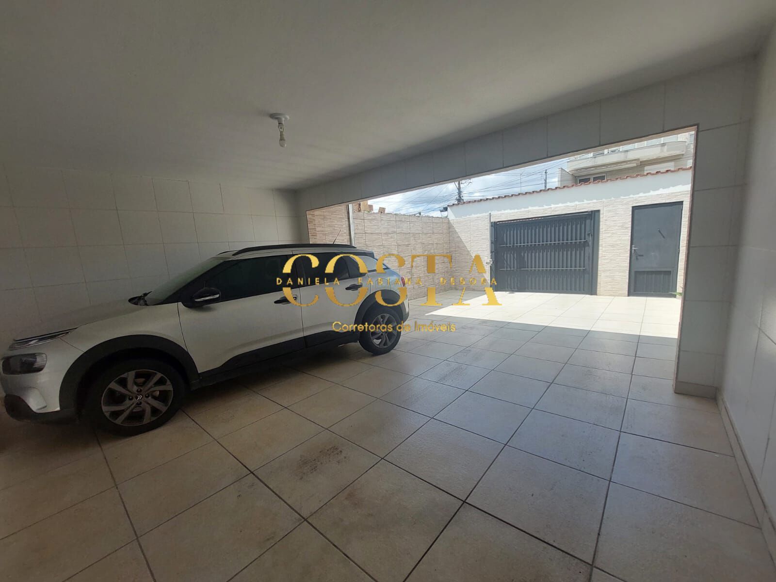 Casa à venda com 2 quartos, 180m² - Foto 4