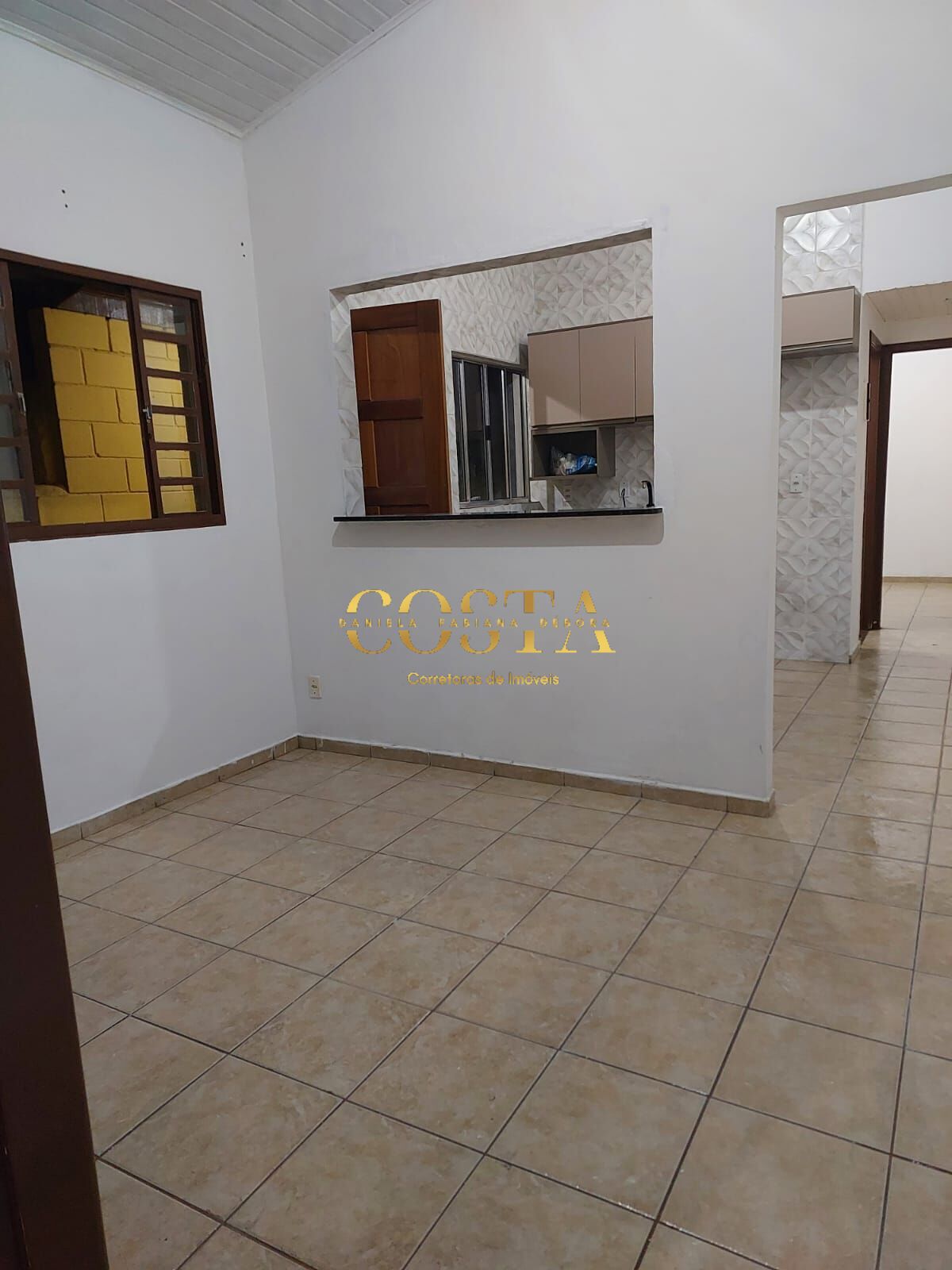 Casa à venda com 2 quartos, 65m² - Foto 4