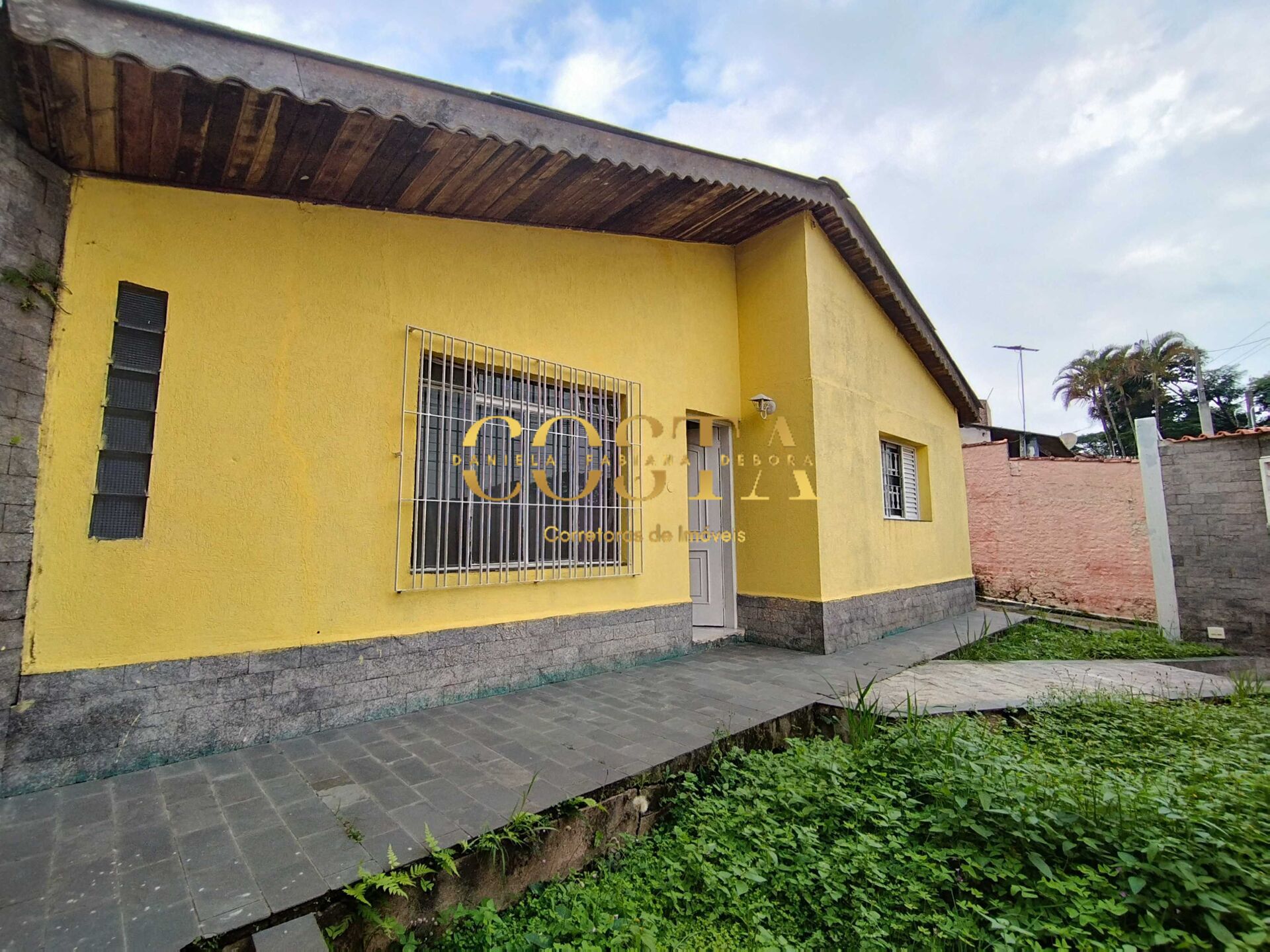 Casa à venda com 2 quartos, 138m² - Foto 1