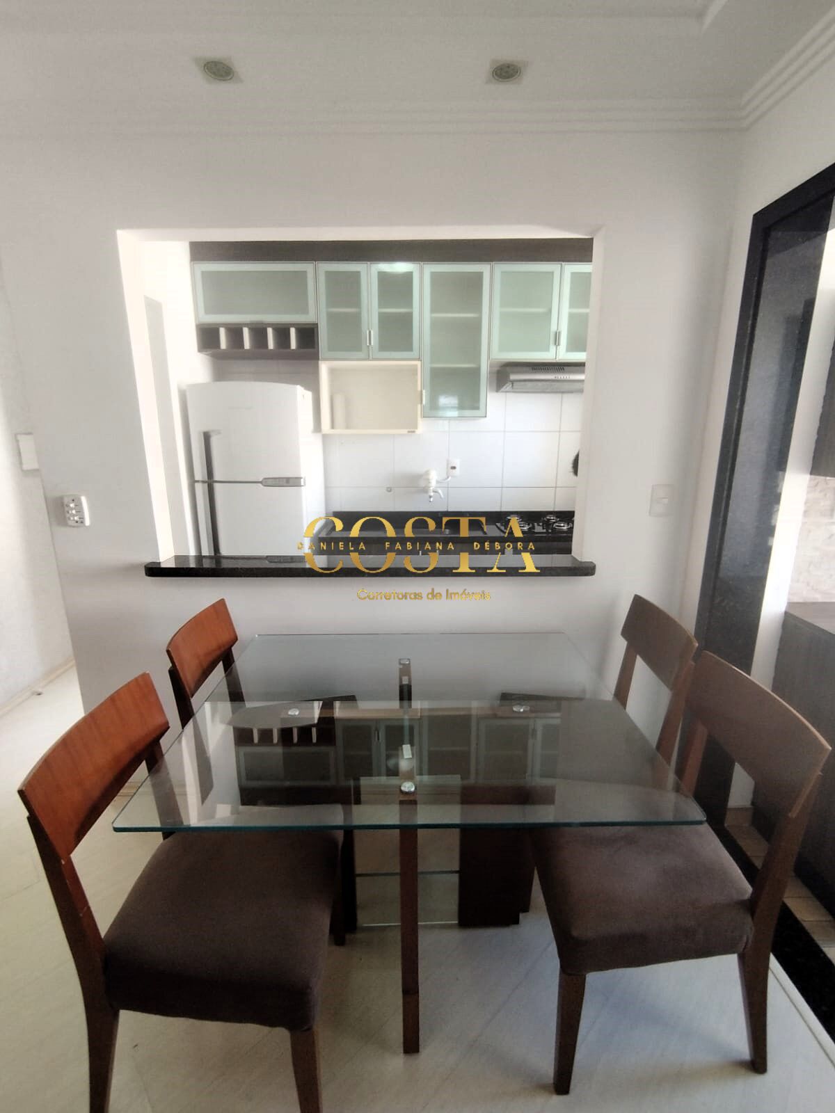 Apartamento à venda com 3 quartos, 64m² - Foto 2
