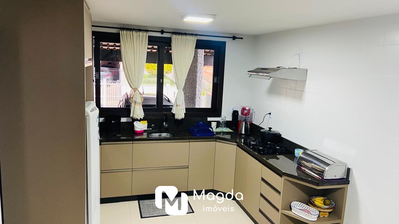 Casa de 3 quartos, 261m² no bairro Velha, em Blumenau | Eu Corretor