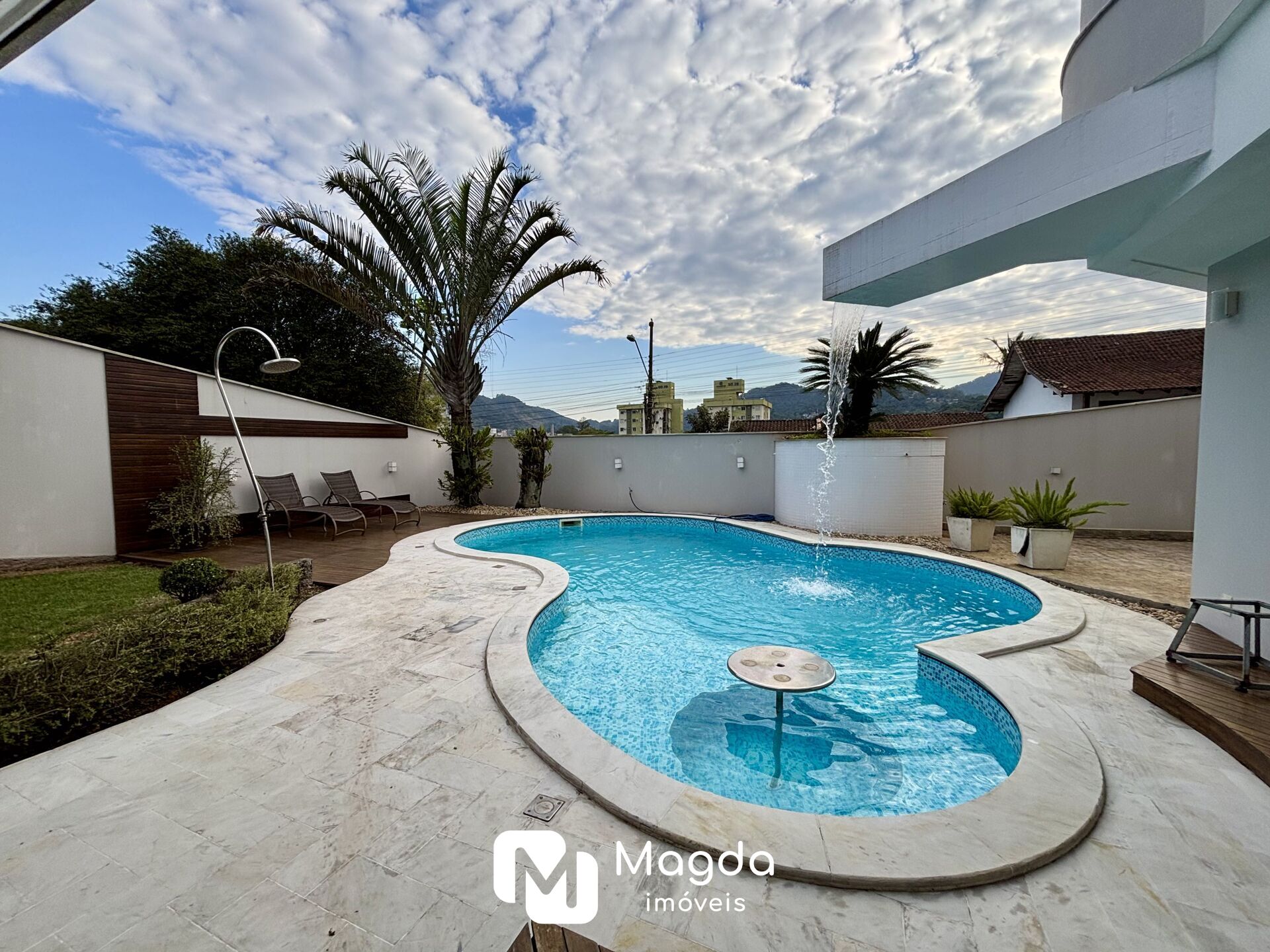 Casa de 3 quartos, 313m² no bairro Velha Central, em Blumenau | Eu Corretor