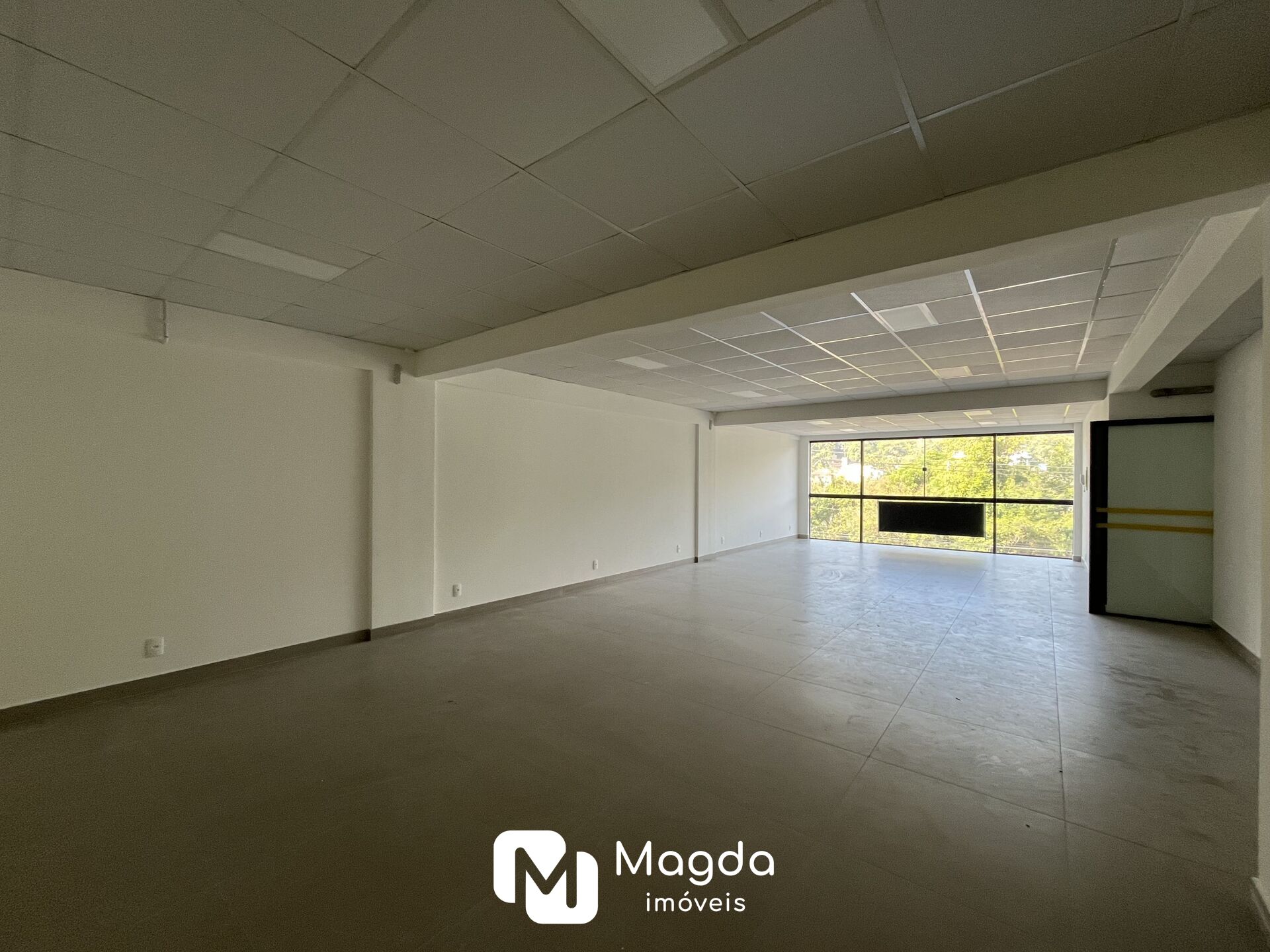 Sala Comercial de 100m² no bairro Velha, em Blumenau | Eu Corretor
