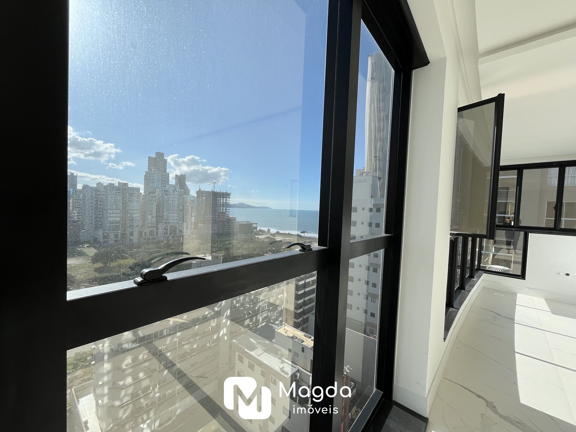 Apartamento de 3 quartos, 127m² no bairro Meia Praia, em Itapema | Eu Corretor