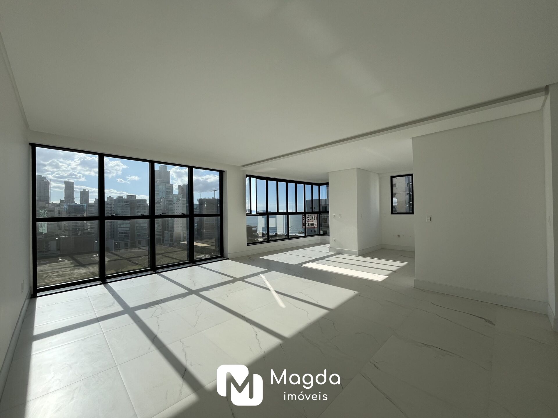 Apartamento de 3 quartos, 127m² no bairro Meia Praia, em Itapema | Eu Corretor
