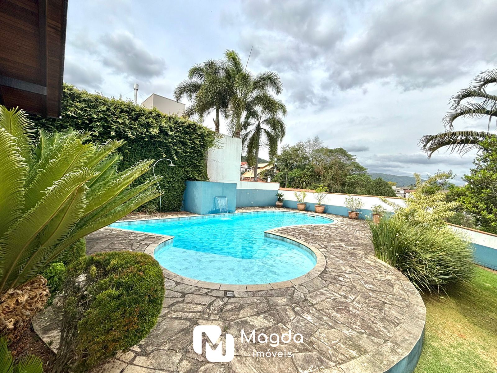 Casa de 6 quartos, 368m² no bairro Velha, em Blumenau | Eu Corretor