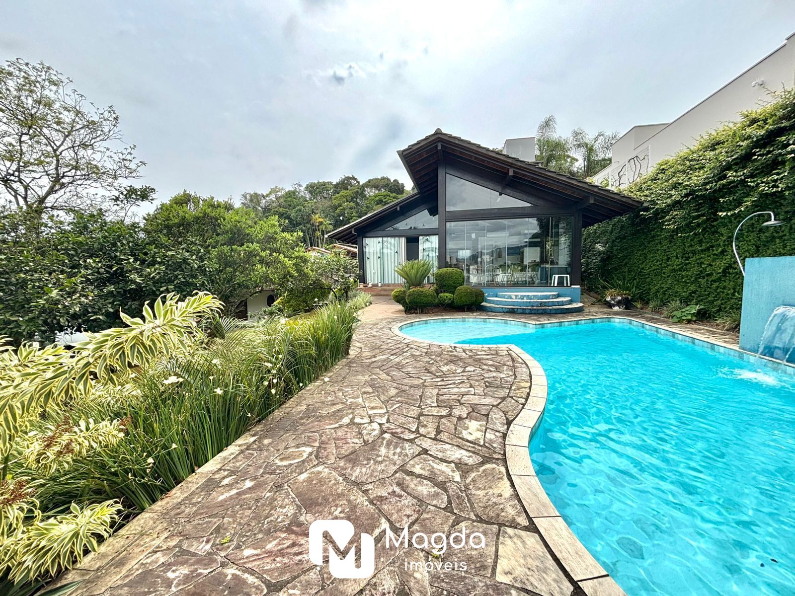 Casa de 6 quartos, 368m² no bairro Velha, em Blumenau | Eu Corretor